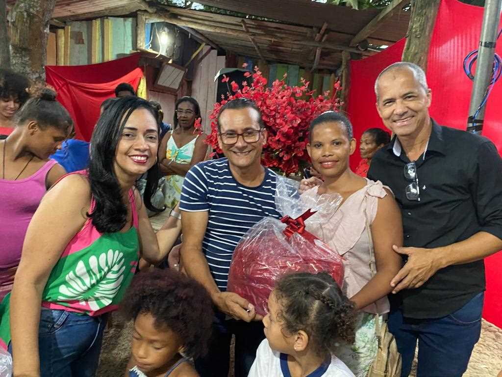 Camacã: Prefeitura homenageia as Mães da Portelinha I através do Projeto Brechó Solidário.
